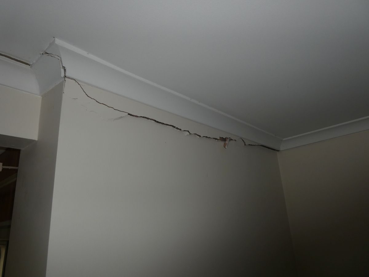 Diagonal cracking at a ceiling and wall junction in Magill